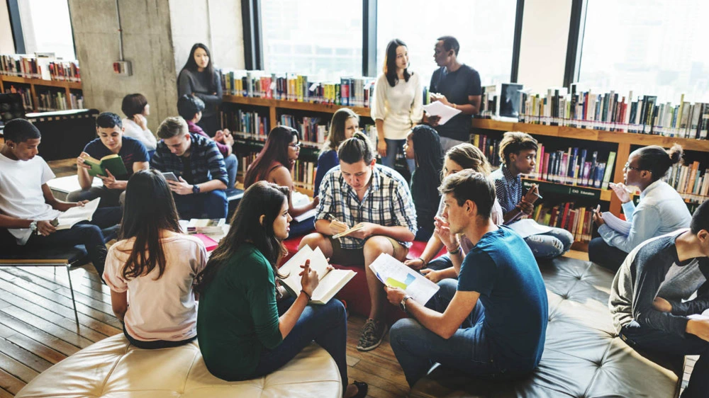 How to Network Effectively in a Foreign University: Tips for International Students
