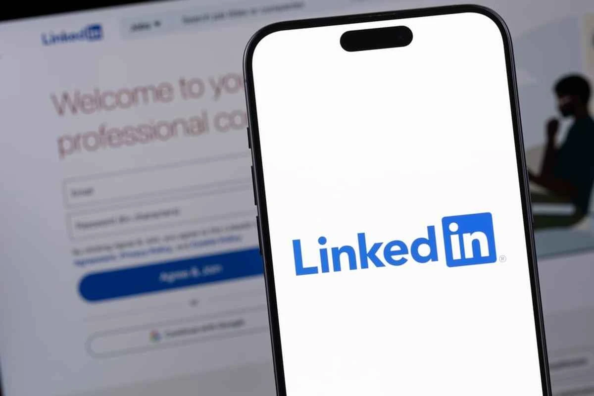 Building a LinkedIn Profile as an International Student: A Complete Guide
