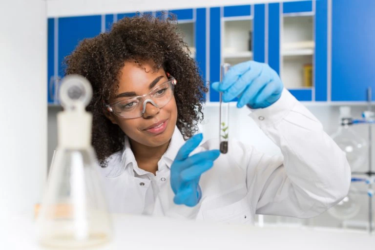 How to Find & Apply for Research Grants as an International Student
