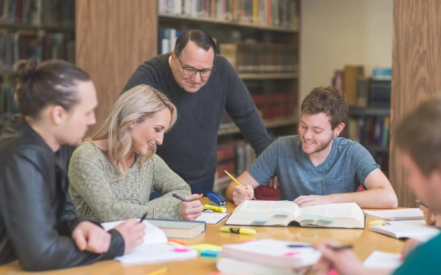 MRes vs MPhil: Choosing the Right Research Master's Degree in 2025