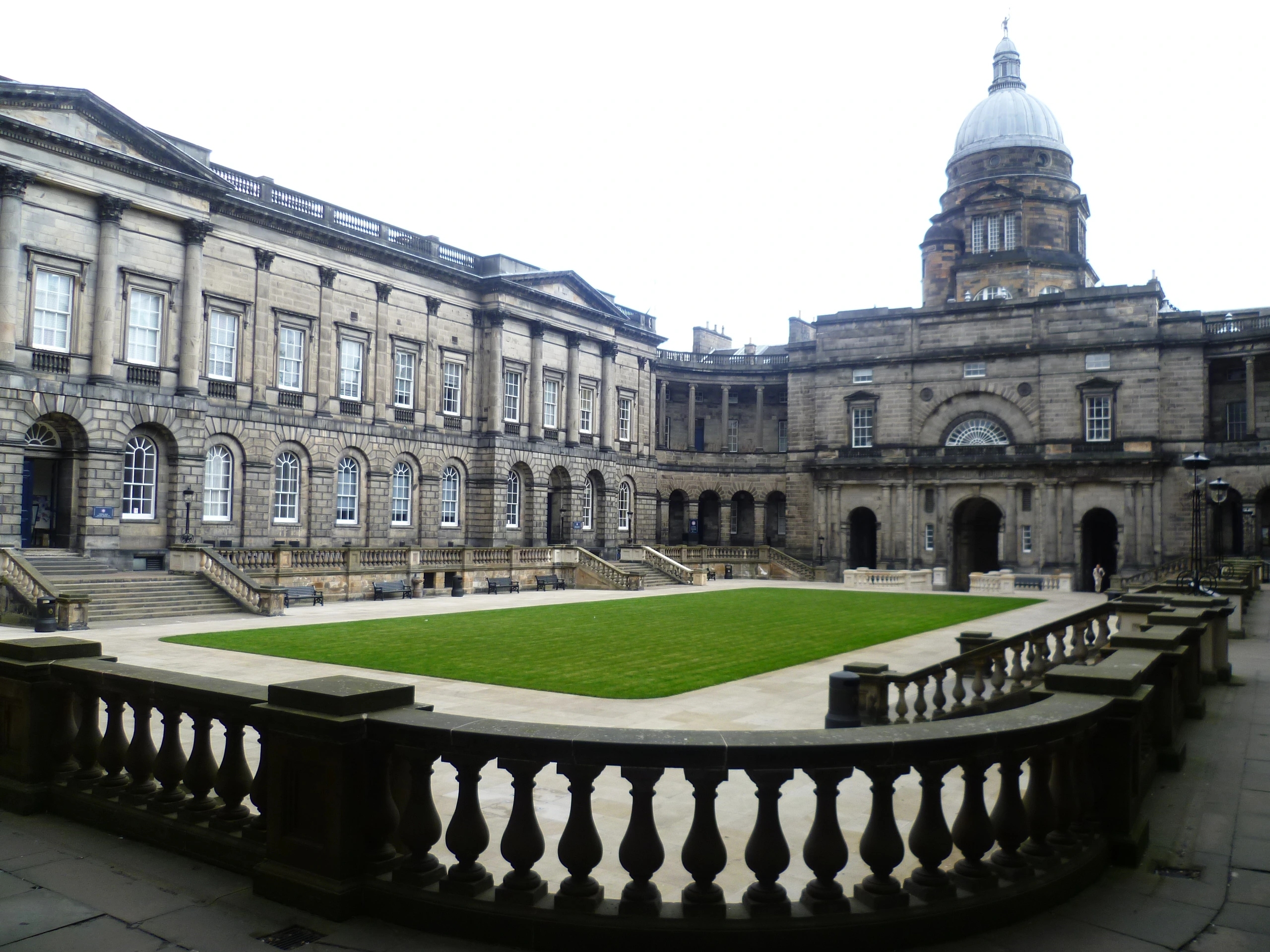 Study Mathematics in Scotland – Edinburgh Global Undergraduate Scholarship